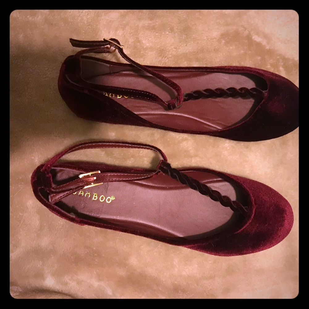 Velvety braided flats